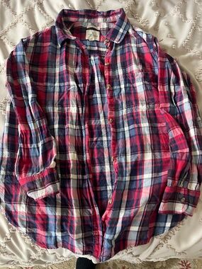 American Eagle Outfitters Red, Blue & White Plaid Button-Down Shirt